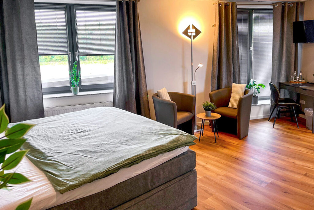 Großes Hotelzimmer im Truck Inn Bünde